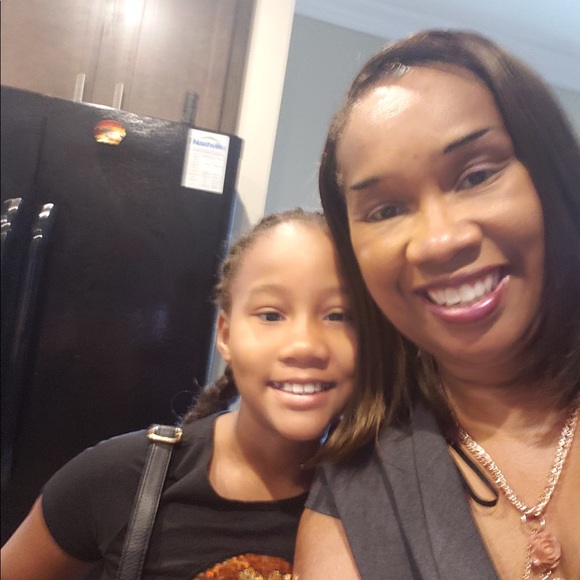 Meet your Posher, Kim - Picture 2 of 2